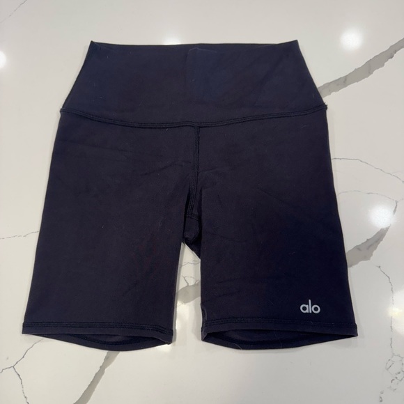ALO Yoga Women's 7” High-Waist Biker Short - Black - S - Picture 1 of 5